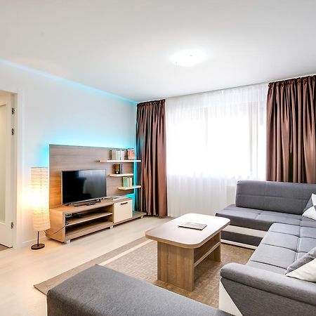 Apartment Moving Загреб Екстериор снимка