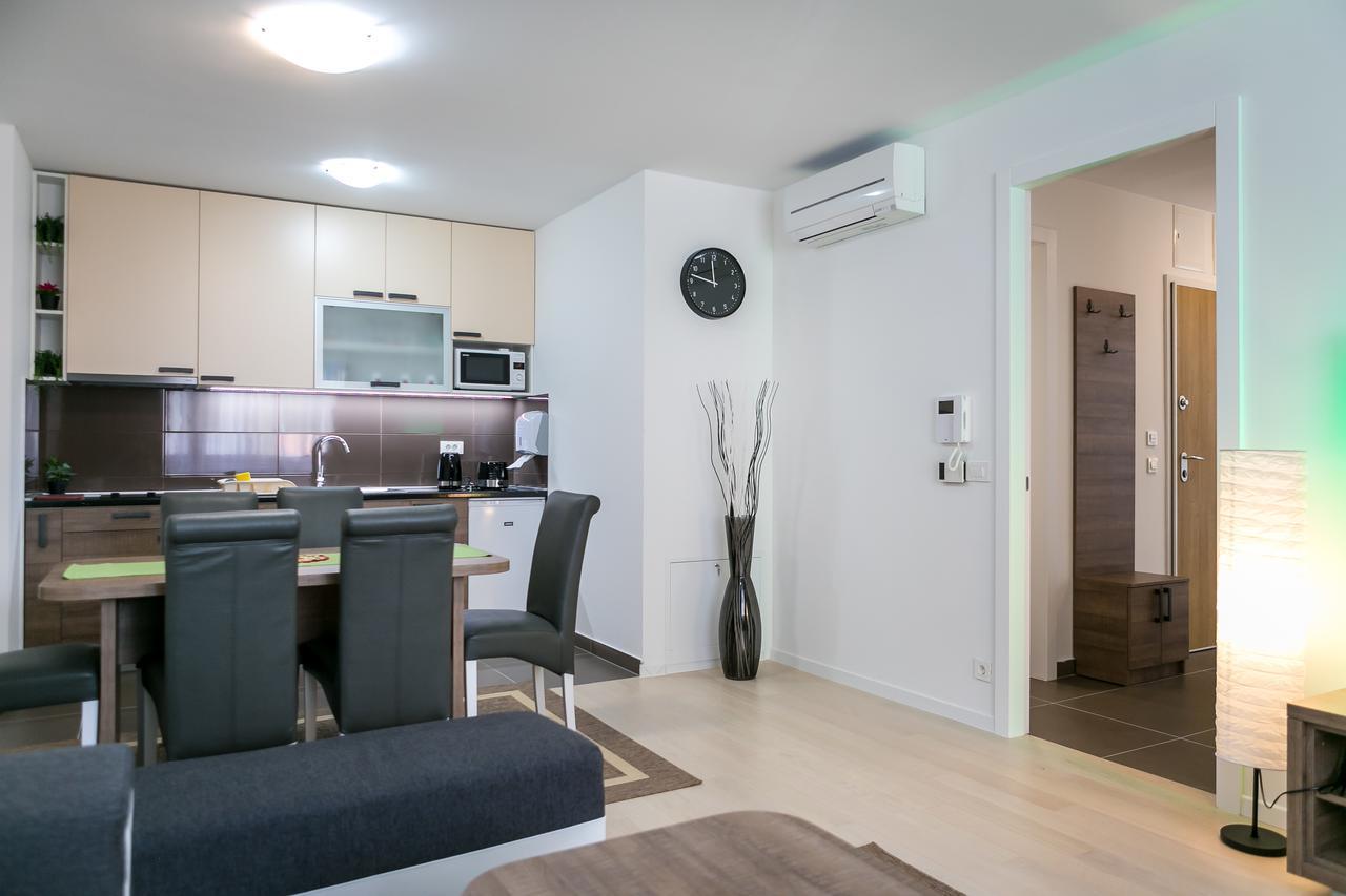 Apartment Moving Загреб Екстериор снимка